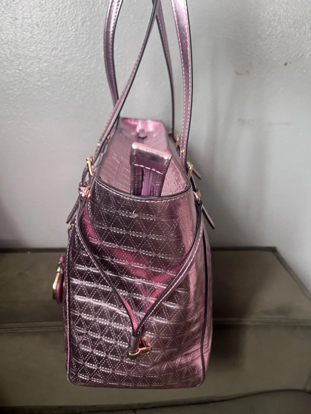 Michael Kors Metallic Rose Pink voyager Quilted Tote - Picture 4 of 17
